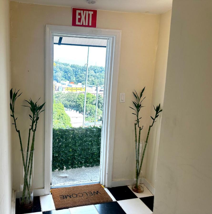 4-A Diamond In Yonkers Exterior foto