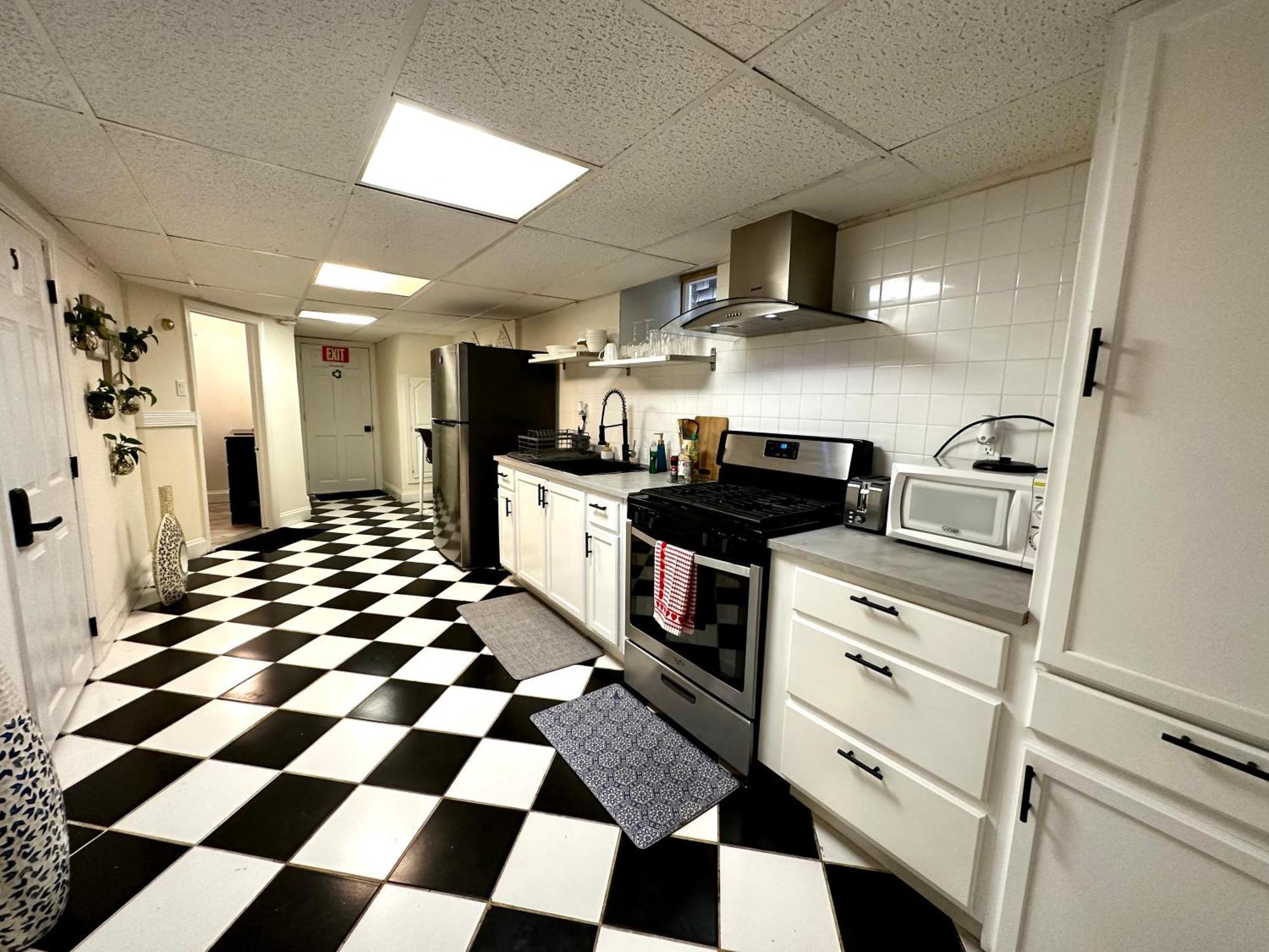 4-A Diamond In Yonkers Exterior foto